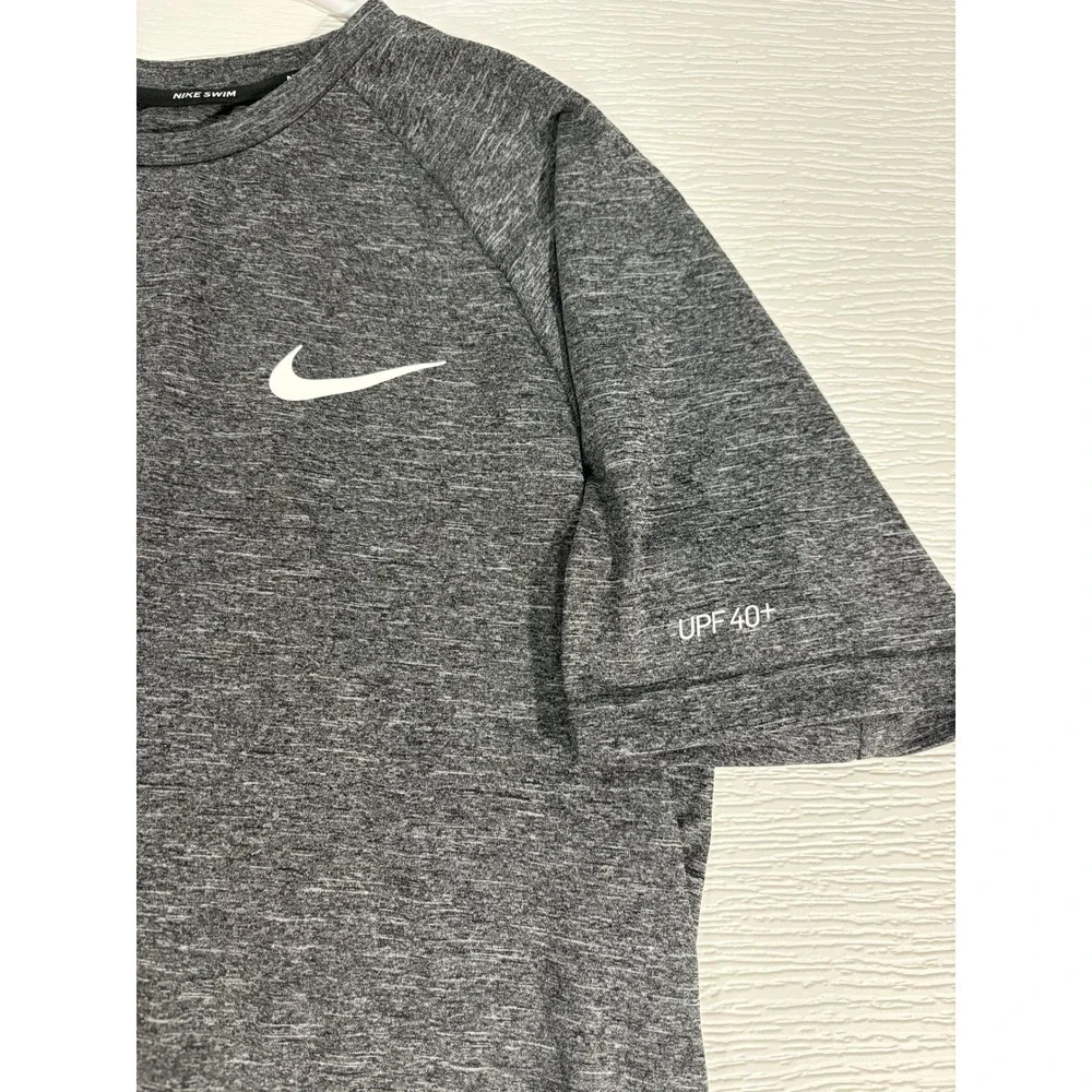 Nike Swim Mens Dri-FIT UPF 40+ Rash Guard Heathered Grey Short Sleeve Shirt S
